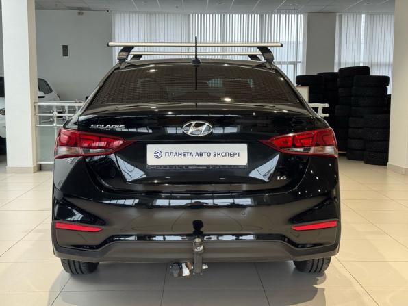 Hyundai Solaris II с пробегом 2018 года, цена 1 299 000 рублей, 149959 км, седан, Автокод Объявления