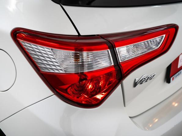 Toyota Vitz III (XP130) Рестайлинг 2 с пробегом 2019 года, цена 930 300 рублей, 77800 км, хэтчбек, Автокод Объявления