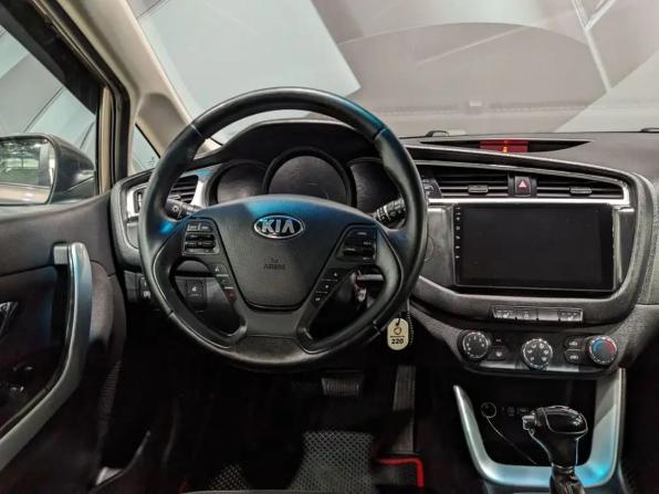 Kia Ceed II Рестайлинг с пробегом 2018 года, цена 1 070 000 рублей, 200325 км, универсал, Автокод Объявления