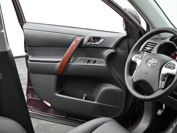 Toyota Highlander II (XU40) Рестайлинг с пробегом 2012 года, цена 1 799 000 рублей, 186000 км, внедорожник, Автокод Объявления