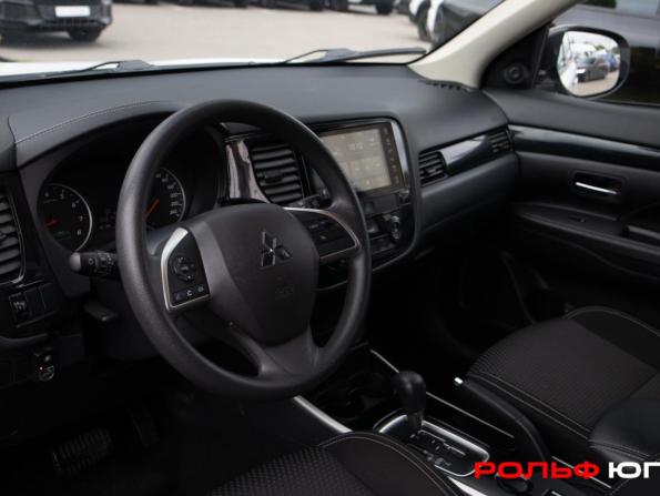 Mitsubishi Outlander III Рестайлинг 3 с пробегом 2022 года, цена 2 288 000 рублей, 56146 км, внедорожник, Автокод Объявления
