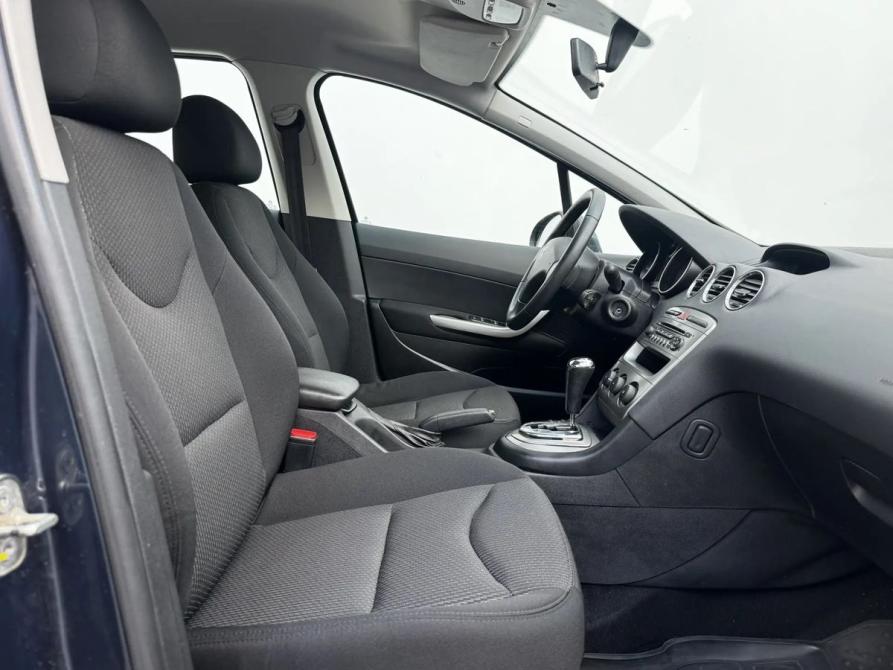 Peugeot 408 I Москва  - изображение 11
