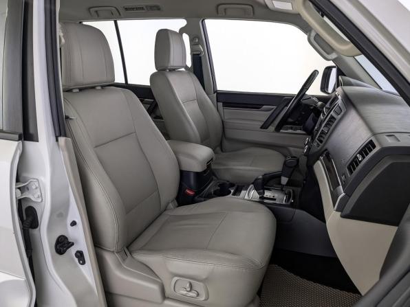 Mitsubishi Pajero IV Рестайлинг 2 с пробегом 2020 года, цена 3 440 000 рублей, 83350 км, внедорожник, Автокод Объявления