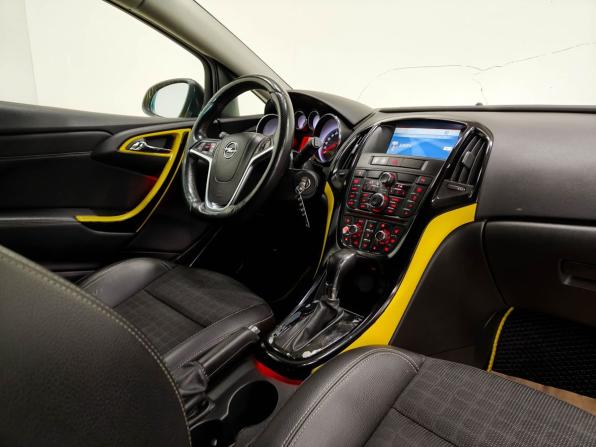 Opel Astra J Рестайлинг с пробегом 2013 года, цена 609 800 рублей, 201381 км, хэтчбек, Автокод Объявления