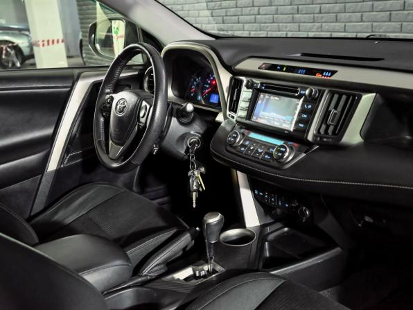 Toyota RAV4 IV (XA40) с пробегом 2014 года, цена 1 990 000 рублей, 175837 км, внедорожник, Автокод Объявления