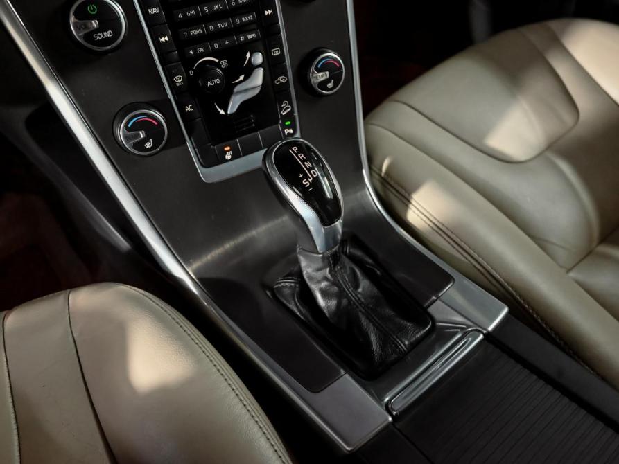 Volvo XC60 I Рестайлинг Екатеринбург  - изображение 17