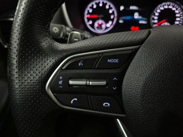 Hyundai Santa Fe IV Рестайлинг с пробегом 2023 года, цена 3 650 000 рублей, 45746 км, внедорожник, Автокод Объявления