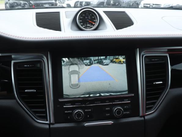 Porsche Macan I с пробегом 2015 года, цена 3 300 000 рублей, 109312 км, внедорожник, Автокод Объявления