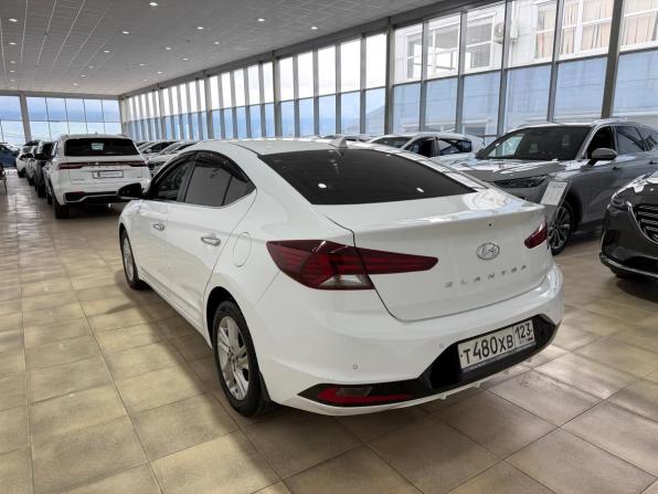 Hyundai Elantra VI (AD) Рестайлинг с пробегом 2019 года, цена 1 800 000 рублей, 67419 км, седан, Автокод Объявления