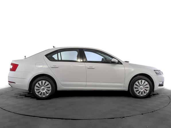 Skoda Octavia III (A7) Рестайлинг с пробегом 2020 года, цена 2 200 000 рублей, 39117 км, лифтбек, Автокод Объявления