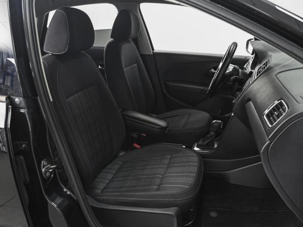 Volkswagen Polo V Рестайлинг с пробегом 2017 года, цена 1 368 000 рублей, 138657 км, седан, Автокод Объявления