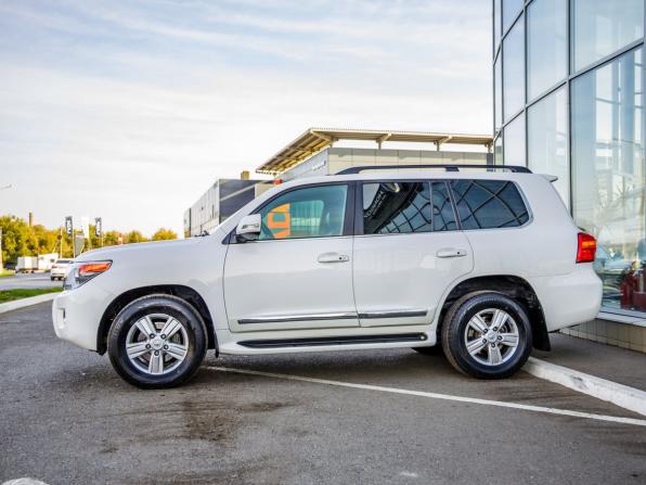 Toyota Land Cruiser 200 Series Рестайлинг 1 с пробегом 2015 года, цена 4 798 000 рублей, 122353 км, внедорожник, Автокод Объявления