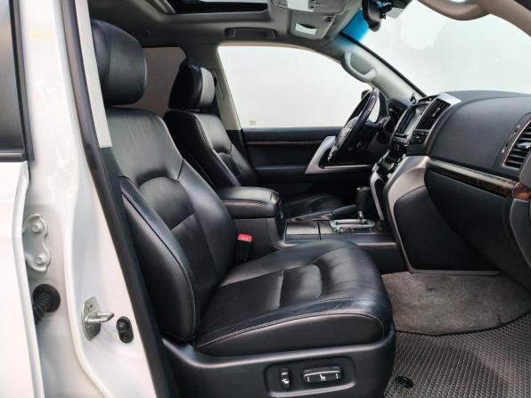 Toyota Land Cruiser 200 Series Рестайлинг 1 с пробегом 2014 года, цена 4 100 000 рублей, 230529 км, внедорожник, Автокод Объявления