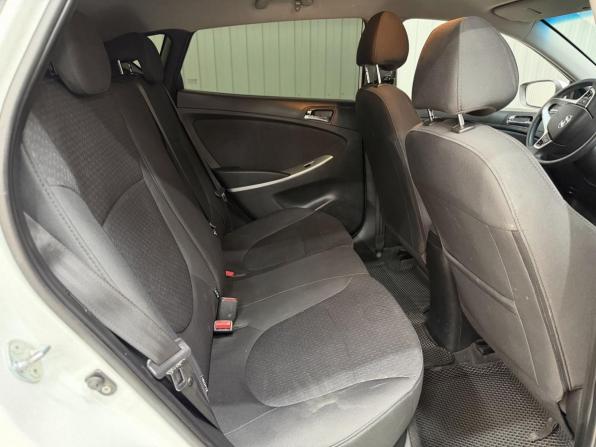 Hyundai Solaris I с пробегом 2012 года, цена 860 000 рублей, 215304 км, хэтчбек, Автокод Объявления
