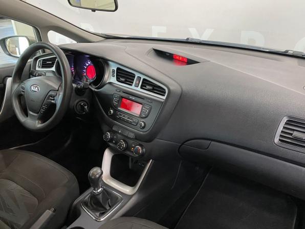 Kia Ceed II с пробегом 2013 года, цена 750 000 рублей, 194762 км, хэтчбек, Автокод Объявления