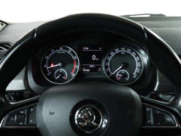 Skoda Rapid I Рестайлинг с пробегом 2018 года, цена 1 399 000 рублей, 107700 км, лифтбек, Автокод Объявления
