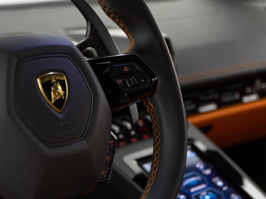 Lamborghini Huracán I Рестайлинг Москва  - изображение 16