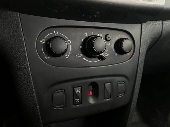 Renault Sandero II с пробегом 2014 года, цена 699 000 рублей, 126514 км, хэтчбек, Автокод Объявления