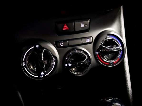 Peugeot 2008 I с пробегом 2016 года, цена 875 000 рублей, 139520 км, внедорожник, Автокод Объявления