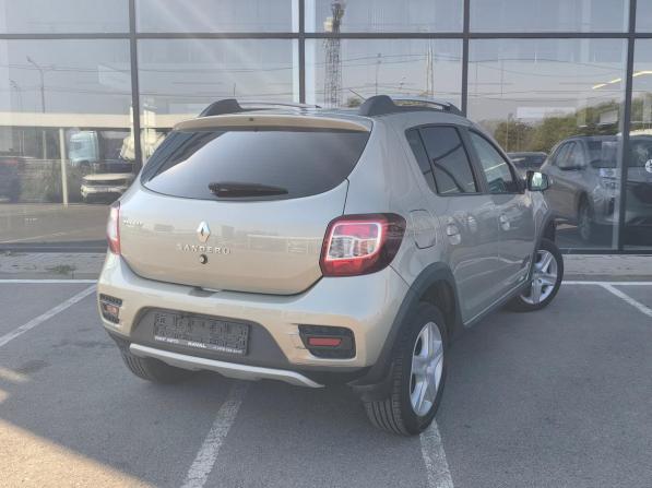 Renault Sandero II с пробегом 2015 года, цена 896 000 рублей, 118249 км, хэтчбек, Автокод Объявления