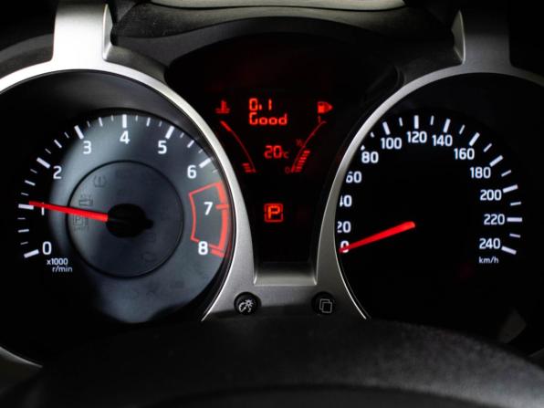 Nissan Juke I Рестайлинг с пробегом 2014 года, цена 977 000 рублей, 108838 км, внедорожник, Автокод Объявления