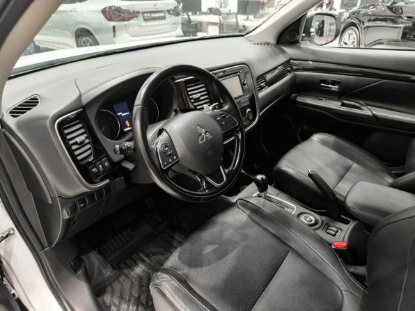 Mitsubishi Outlander III Рестайлинг 2 с пробегом 2016 года, цена 2 250 000 рублей, 115288 км, внедорожник, Автокод Объявления