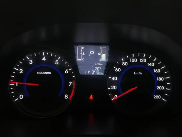 Hyundai Solaris I Рестайлинг с пробегом 2015 года, цена 948 000 рублей, 114339 км, седан, Автокод Объявления