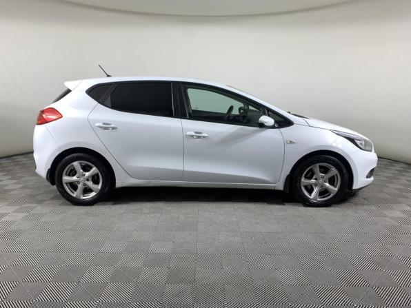 Kia Ceed II с пробегом 2014 года, цена 1 020 000 рублей, 121790 км, универсал, Автокод Объявления