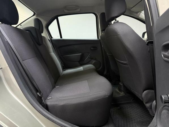 Renault Logan II Рестайлинг с пробегом 2019 года, цена 1 125 000 рублей, 100758 км, седан, Автокод Объявления