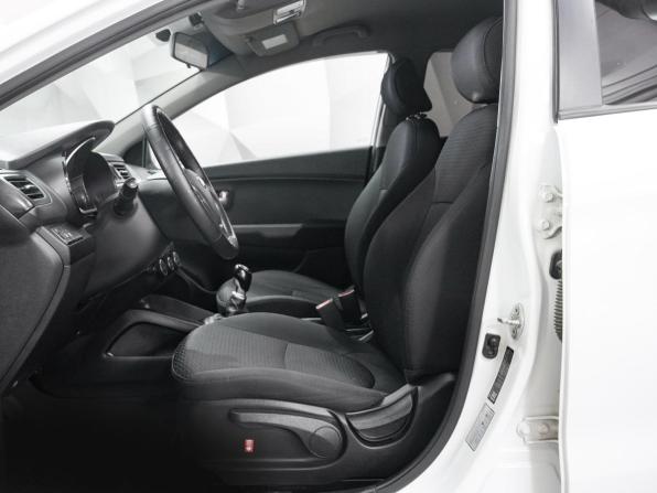 Kia Rio III Рестайлинг с пробегом 2016 года, цена 897 000 рублей, 152000 км, седан, Автокод Объявления
