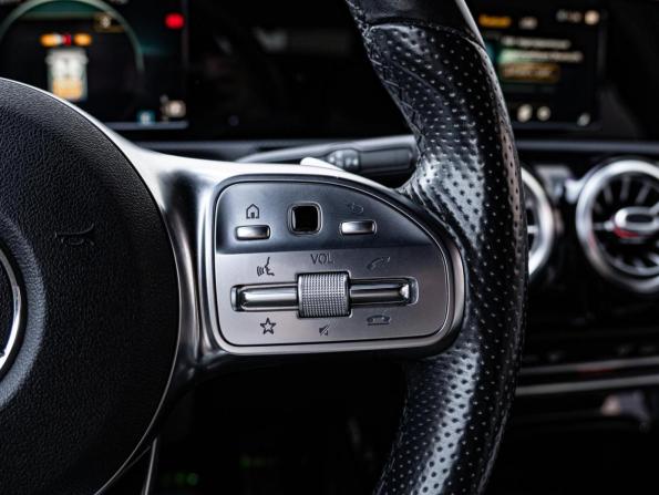 Mercedes-Benz A-Класс IV (W177) с пробегом 2018 года, цена 2 380 000 рублей, 74239 км, хэтчбек, Автокод Объявления