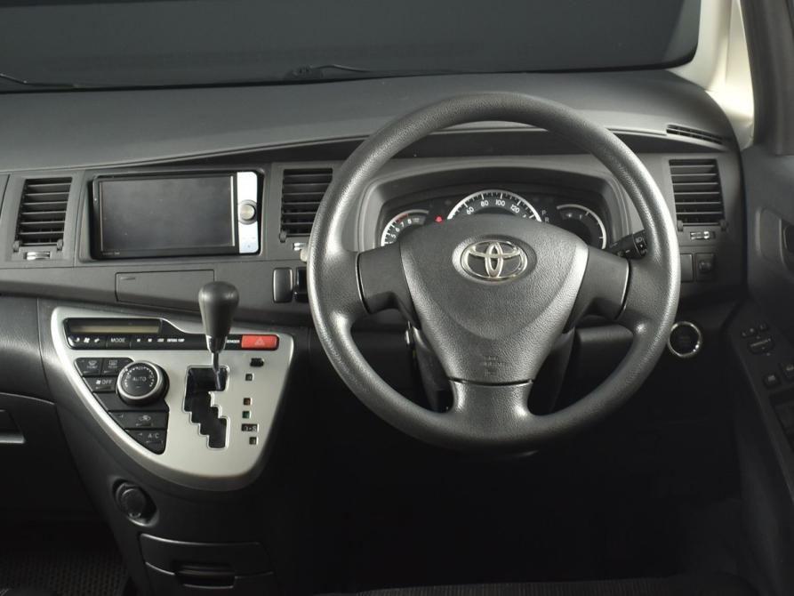 Toyota ISis I Рестайлинг Кемерово  - изображение 7