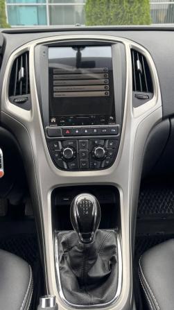 Opel Astra J с пробегом 2012 года, цена 595 000 рублей, 222138 км, хэтчбек, Автокод Объявления