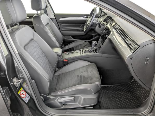 Volkswagen Passat B8 Рестайлинг с пробегом 2020 года, цена 2 459 000 рублей, 33972 км, седан, Автокод Объявления