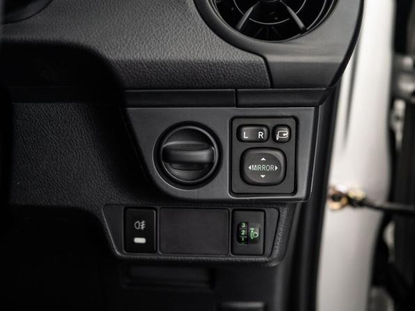Toyota Corolla XI (E160 E170) Рестайлинг 2 с пробегом 2017 года, цена 1 230 500 рублей, 101210 км, универсал, Автокод Объявления