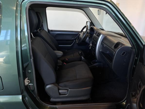 Suzuki Jimny III Рестайлинг 2 с пробегом 2013 года, цена 1 394 000 рублей, 106457 км, внедорожник, Автокод Объявления