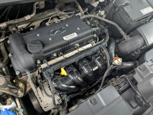 Hyundai Solaris I Рестайлинг с пробегом 2015 года, цена 950 000 рублей, 80350 км, хэтчбек, Автокод Объявления