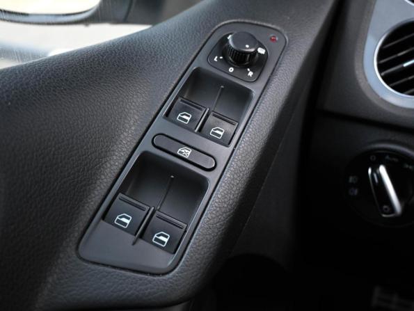 Volkswagen Tiguan I Рестайлинг с пробегом 2012 года, цена 1 429 000 рублей, 263926 км, внедорожник, Автокод Объявления