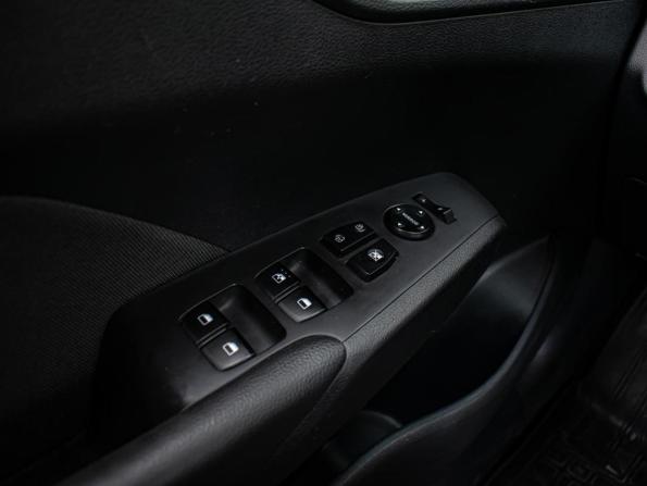 Hyundai Solaris II с пробегом 2018 года, цена 1 275 000 рублей, 115252 км, седан, Автокод Объявления