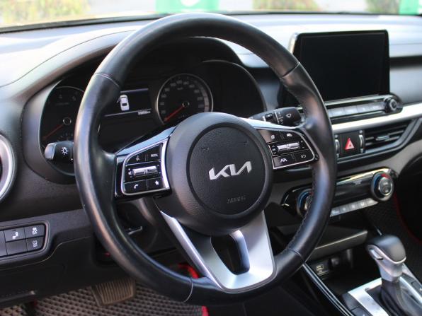 Kia Cerato IV Рестайлинг с пробегом 2022 года, цена 2 429 000 рублей, 33855 км, седан, Автокод Объявления