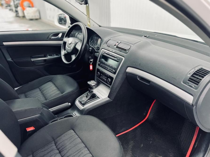 Skoda Octavia II (A5) Рестайлинг Санкт-Петербург  - изображение 11