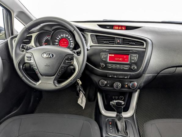 Kia Ceed II Рестайлинг с пробегом 2018 года, цена 1 385 000 рублей, 102124 км, хэтчбек, Автокод Объявления