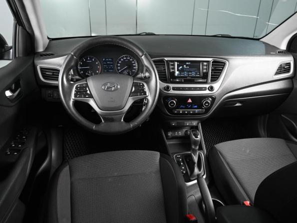 Hyundai Solaris II с пробегом 2018 года, цена 1 529 000 рублей, 115301 км, седан, Автокод Объявления