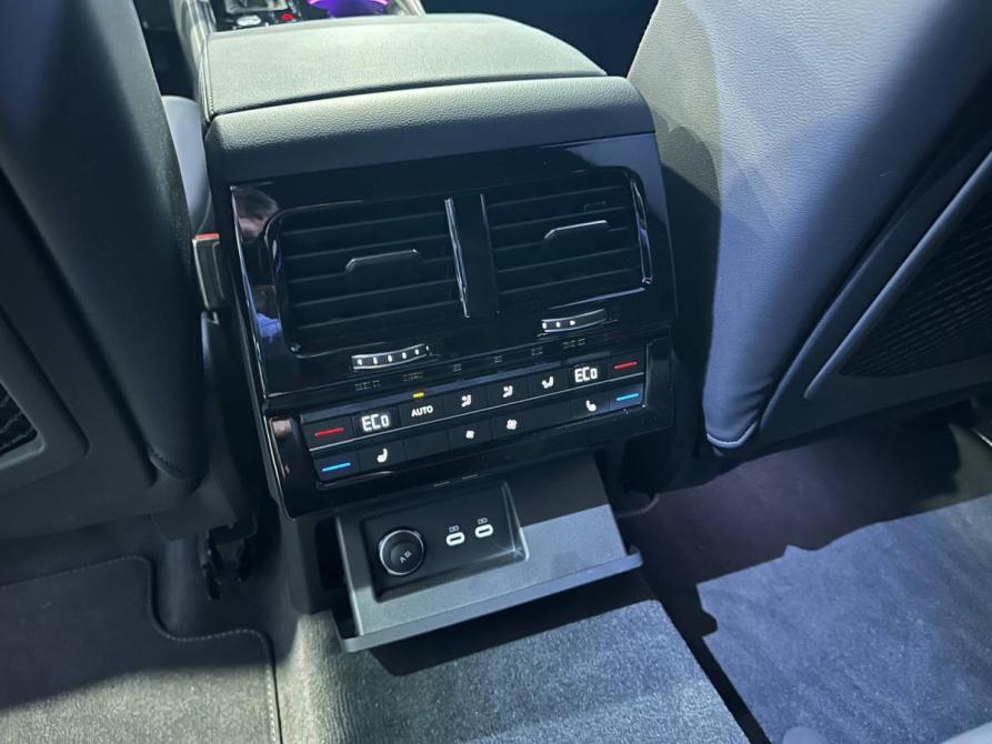 Volkswagen Touareg III Рестайлинг Санкт-Петербург  - изображение 19