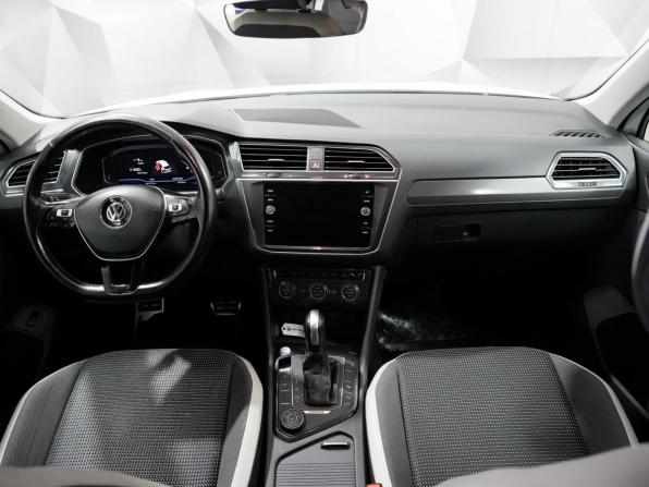 Volkswagen Tiguan II с пробегом 2019 года, цена 2 442 000 рублей, 156928 км, внедорожник, Автокод Объявления