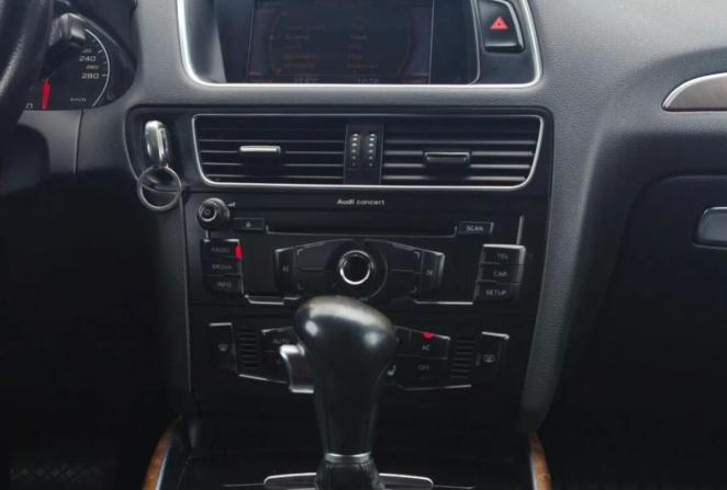 Audi Q5 I (8R) с пробегом 2010 года, цена 1 160 000 рублей, 248901 км, внедорожник, Автокод Объявления