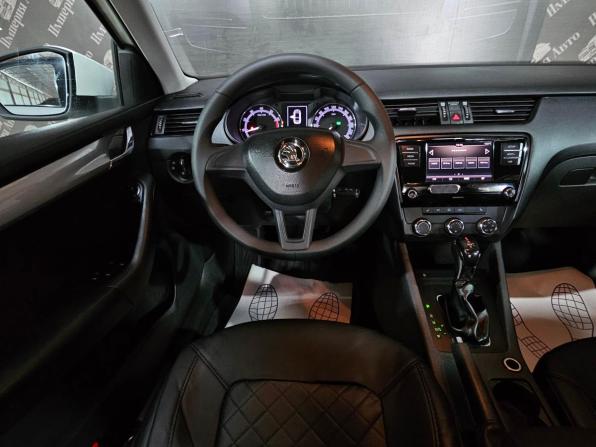 Skoda Octavia III (A7) Рестайлинг с пробегом 2019 года, цена 1 080 000 рублей, 167400 км, лифтбек, Автокод Объявления