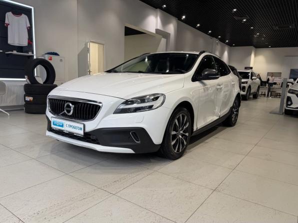 Volvo V40 Cross Country I Рестайлинг с пробегом 2019 года, цена 1 758 000 рублей, 117071 км, хэтчбек, Автокод Объявления