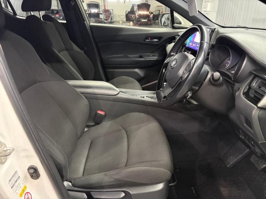 Toyota C-HR I Краснодар  - изображение 12