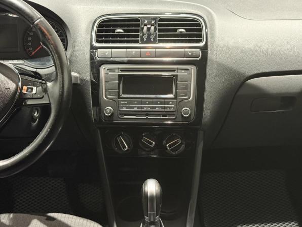 Volkswagen Polo V Рестайлинг с пробегом 2017 года, цена 1 040 573 рубля, 142210 км, седан, Автокод Объявления